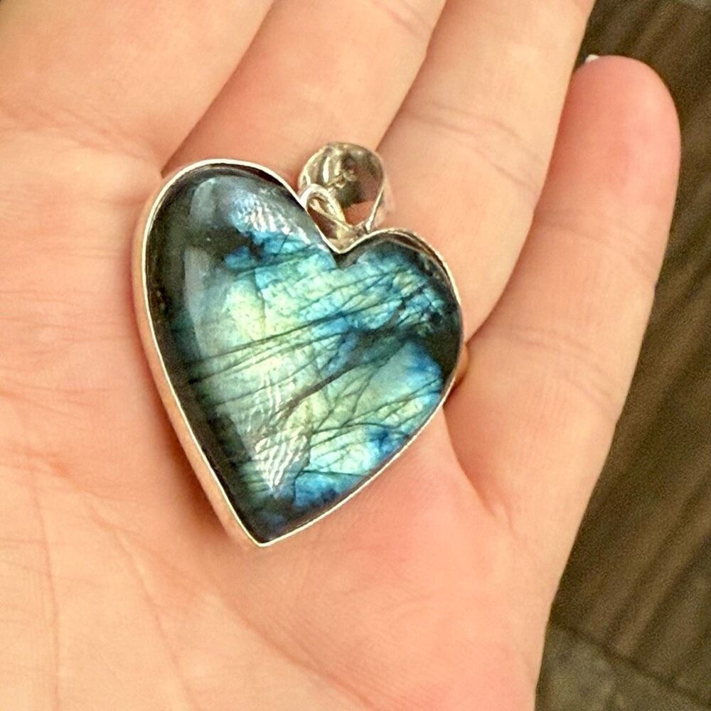 Stunning Large Labradorite Heart Pendant Necklace Womens Statement Piece New - Picture 4 of 8